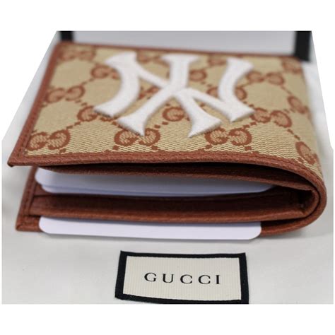 yankees gucci wallet|Gucci NY Yankees Patch Wallet Release .